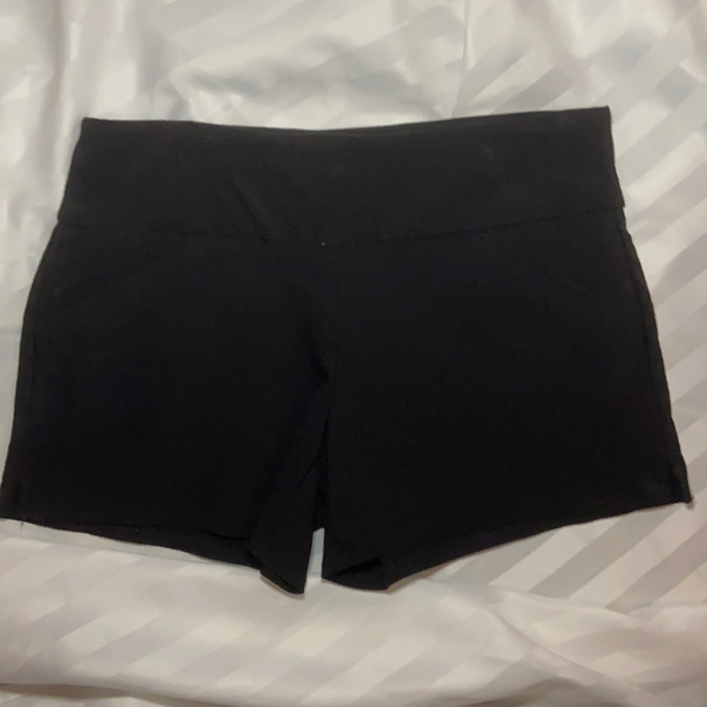 Versona Black Shorts
